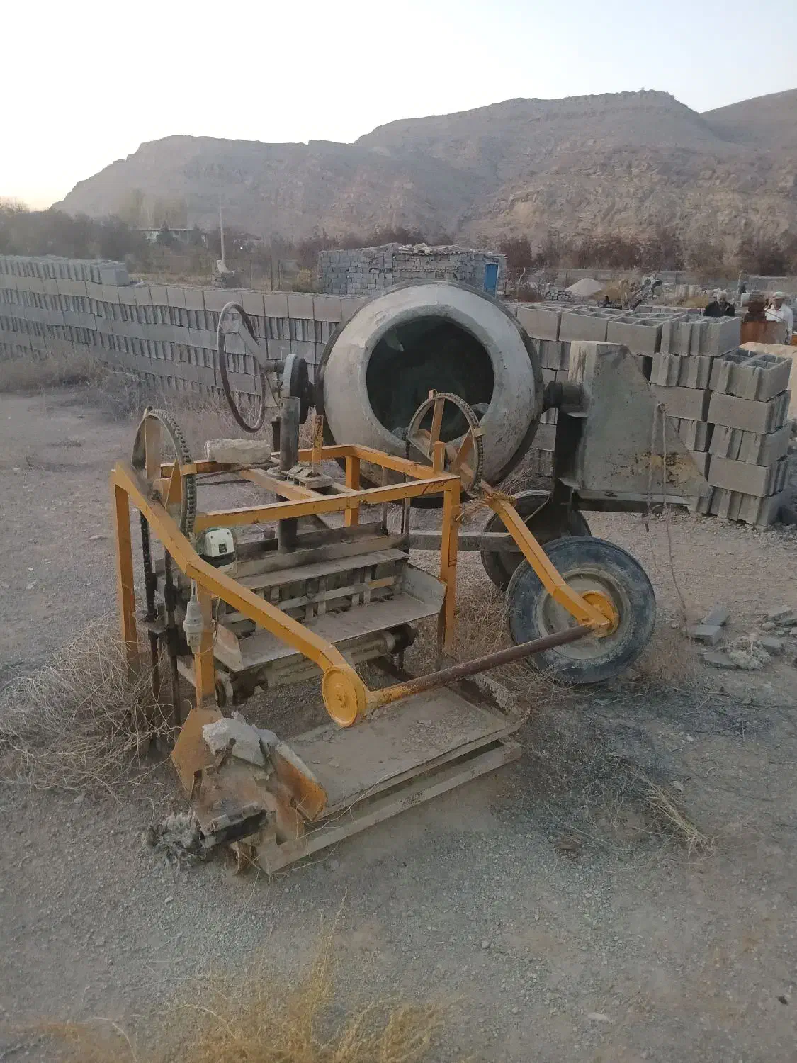 دستگاه بلوک و بتونیر|ماشینآلات صنعتی|بجنورد, |دیوار