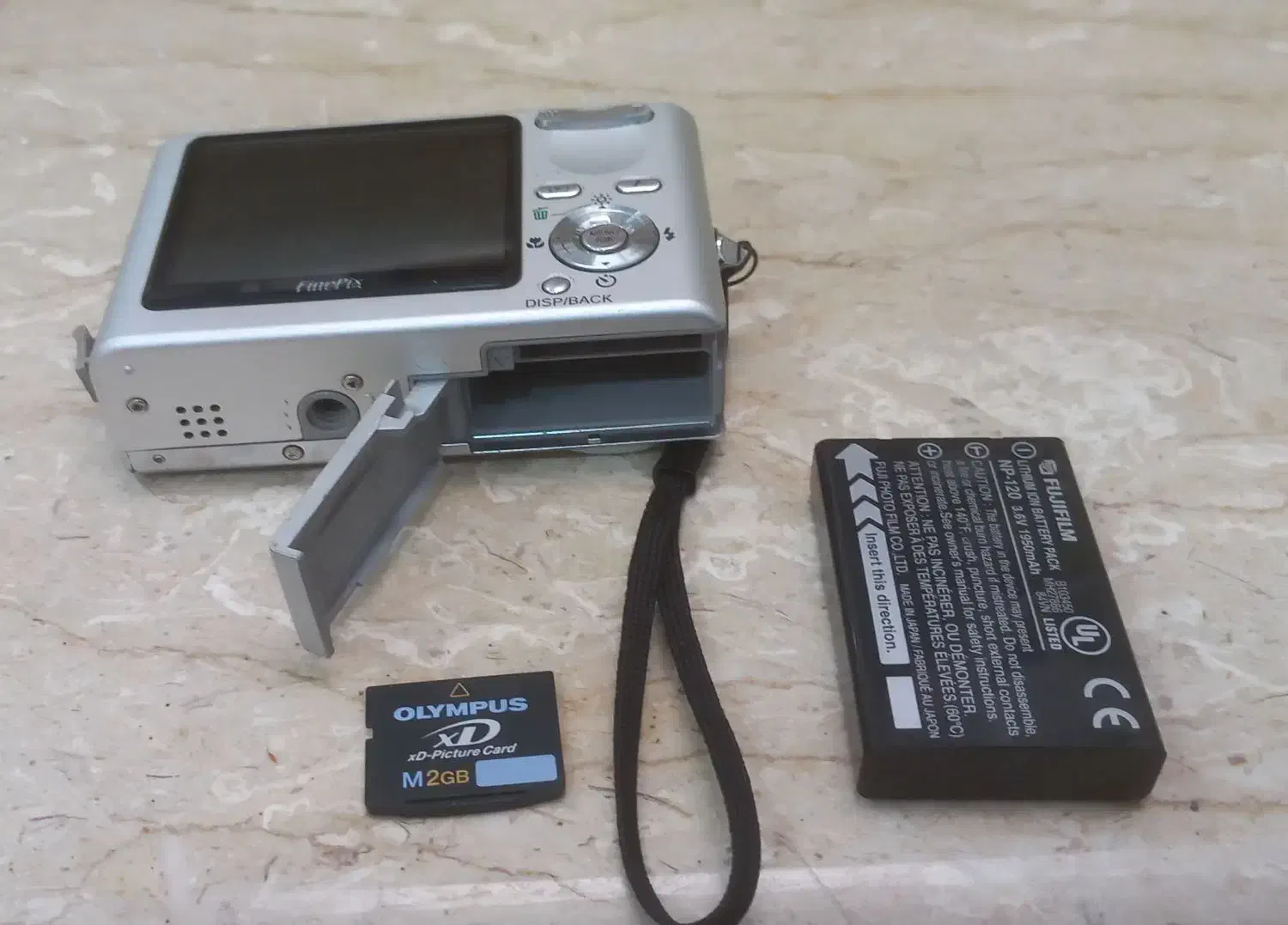 دوربین عکس برداری وفیلم برداری  فوجی (اصل ژاپن )|دوربین عکاسی و فیلم‌برداری|شیراز, مسلم|دیوار