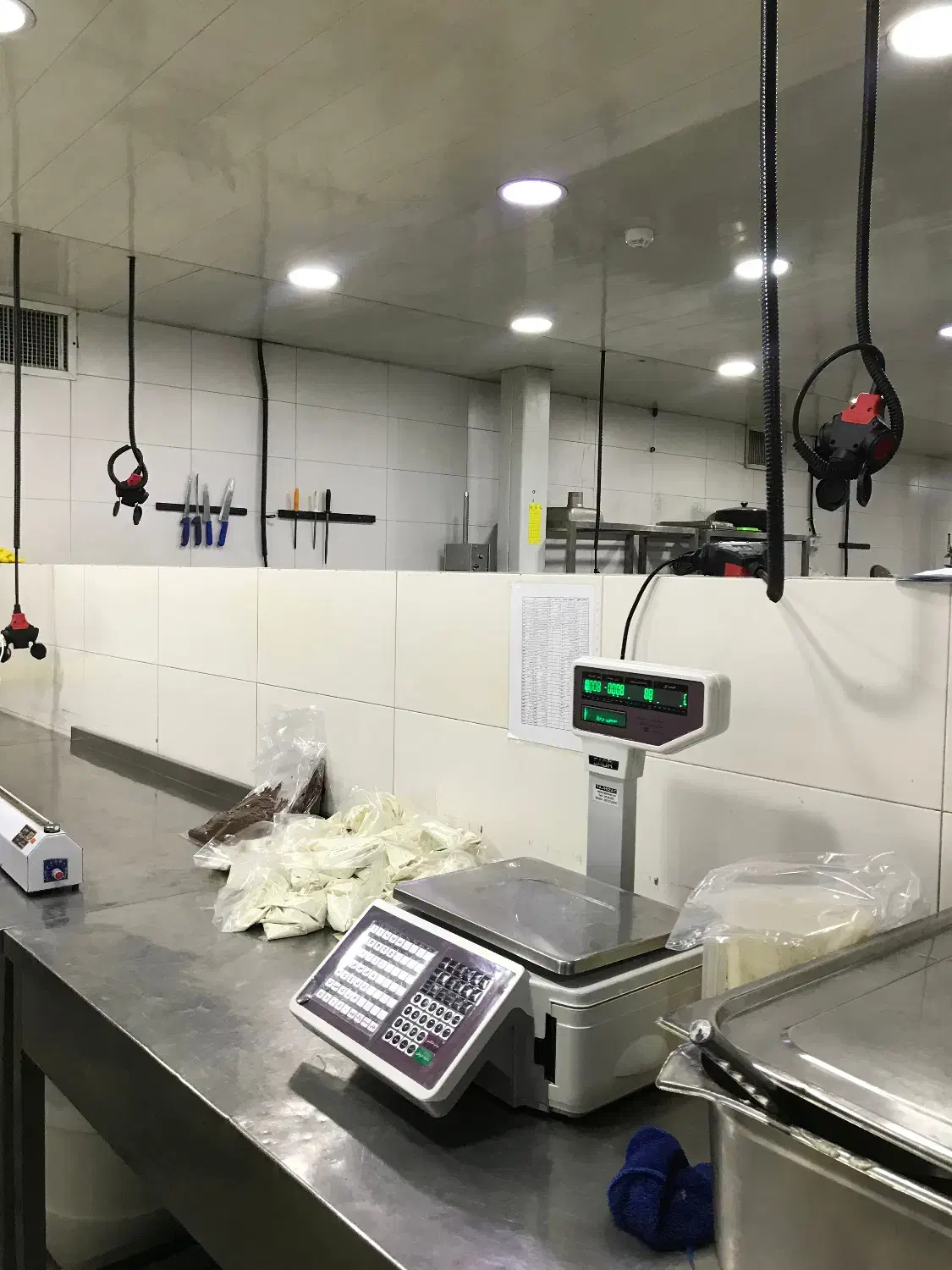 کمک آشپز(شیفت شب)|استخدام خدمات فروشگاه و رستوران|احمدآبادمستوفی, |دیوار