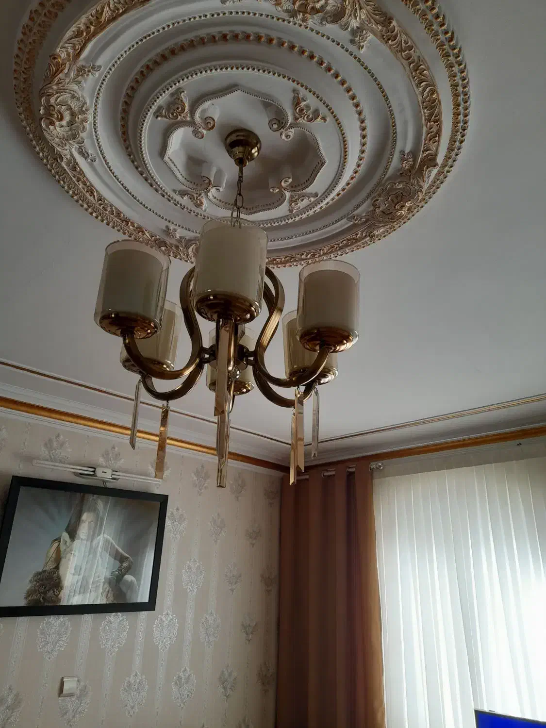 لوستر|لوستر و چراغ آویز|اندیشه, اندیشه فاز ۳|دیوار