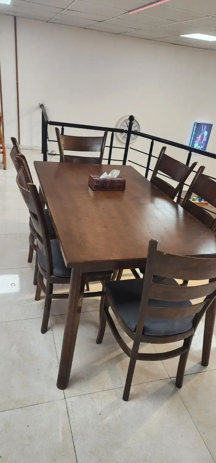 میز و صندلی شش نفره چوبی در حد نو|میز و صندلی غذاخوری|یزد, |دیوار