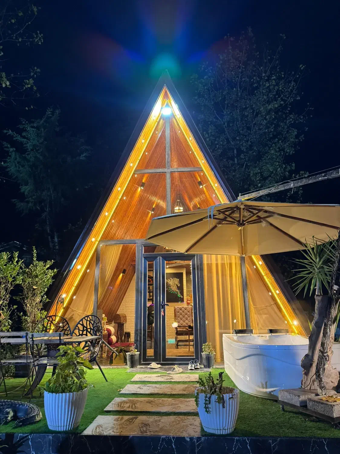 کلبه Vip الیکا با جکوزی و صبحانه|اجارهٔ کوتاه‌مدت ویلا و باغ|رویان, |دیوار