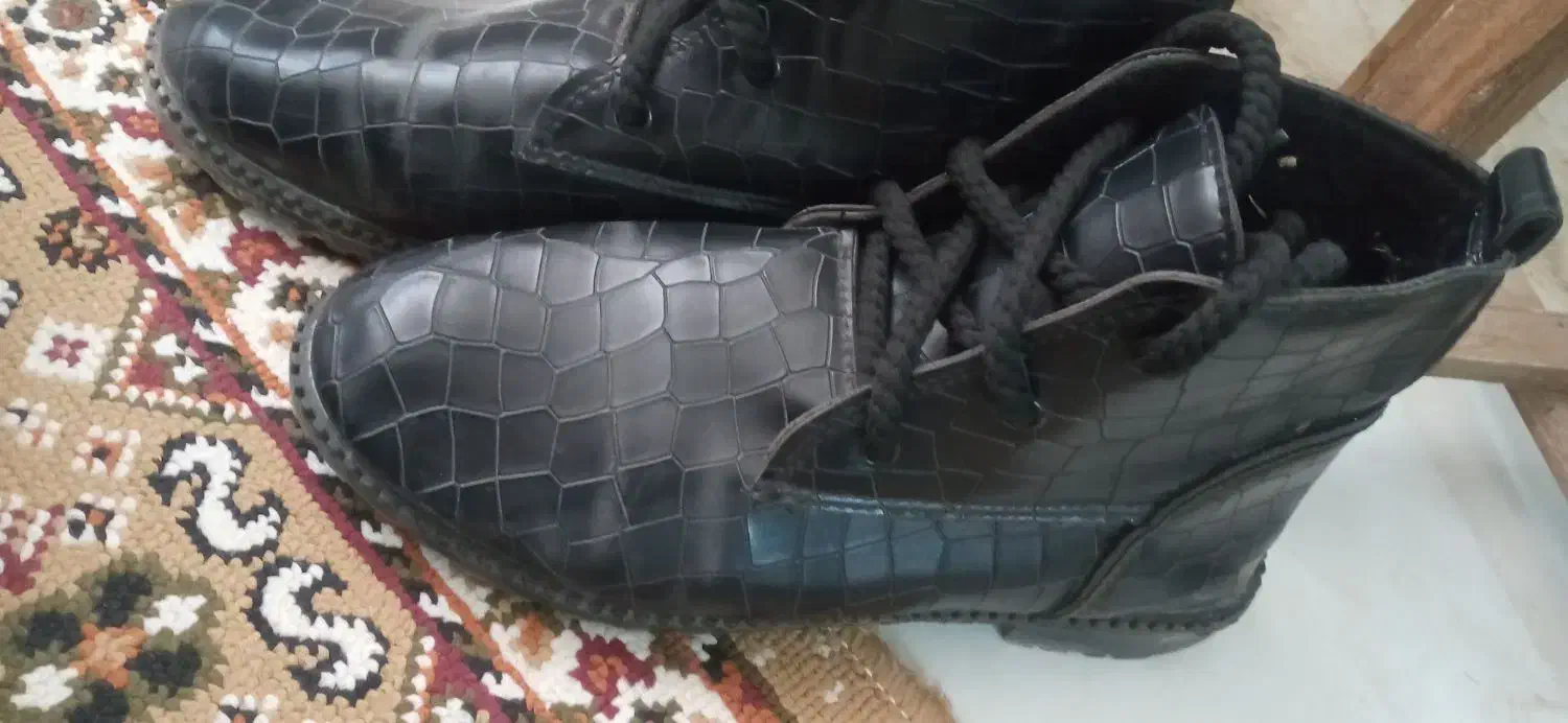 کفش|کیف، کفش، کمربند|تربت جام, مسکن مهر|دیوار