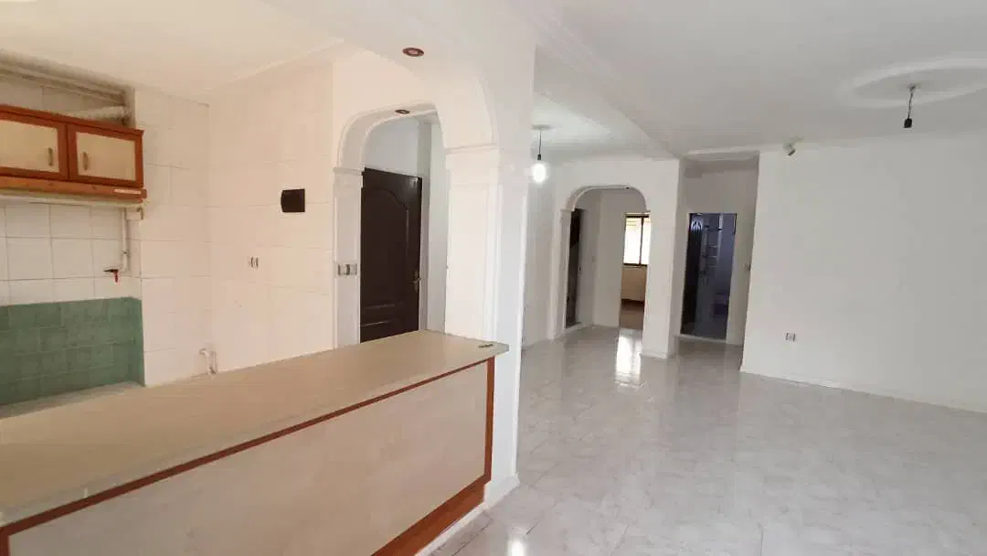 فروش واحد ۱۰۰متری بادو پارکینگ سندی غازیان مرکزشهر|فروش آپارتمان|بندر انزلی, امامزاده|دیوار