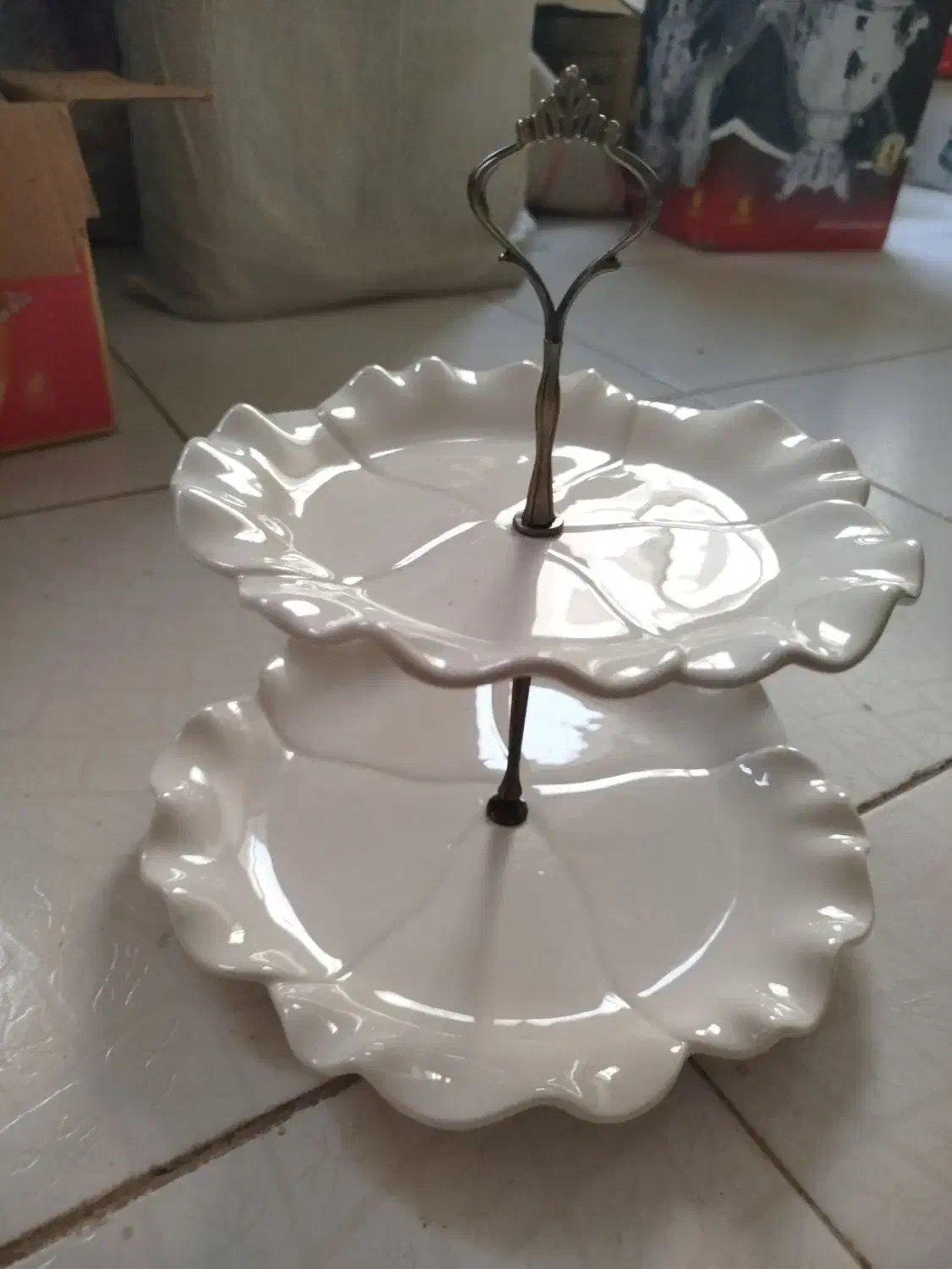 قاشق و چنگال گلدار و شیرینی خوری دو طبقه|ظروف سرو و پذیرایی|تهران, امیریه|دیوار