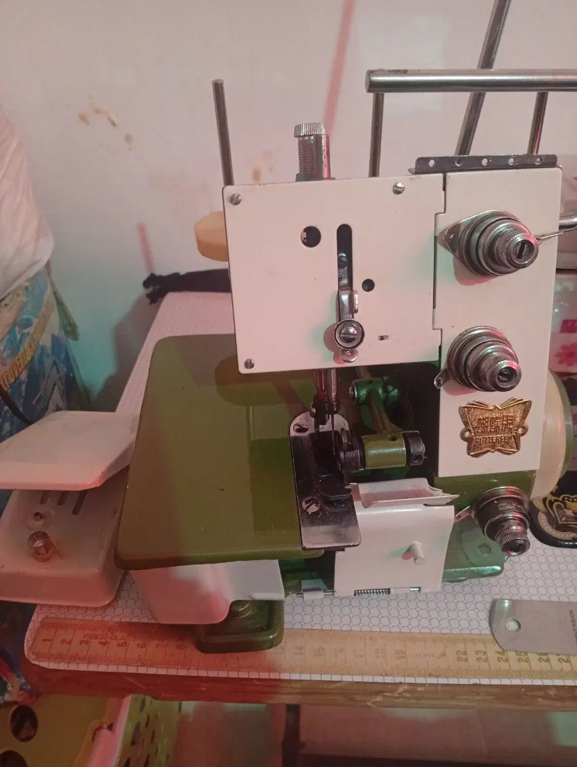 چرخ سردوز پروانه ای تمیزد حدنو|چرخ خیاطی و ریسندگی|شاهین‌شهر, شهرک میلاد|دیوار