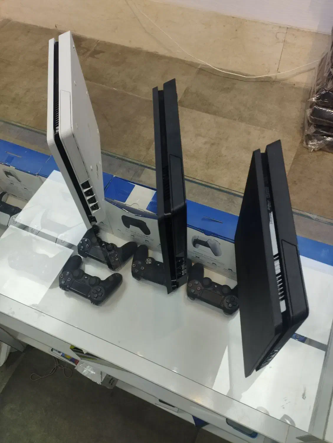 ps4 slim 1tb/500gکپی خور|کنسول، بازی ویدئویی و آنلاین|کرج, اصفهانی‌ها|دیوار