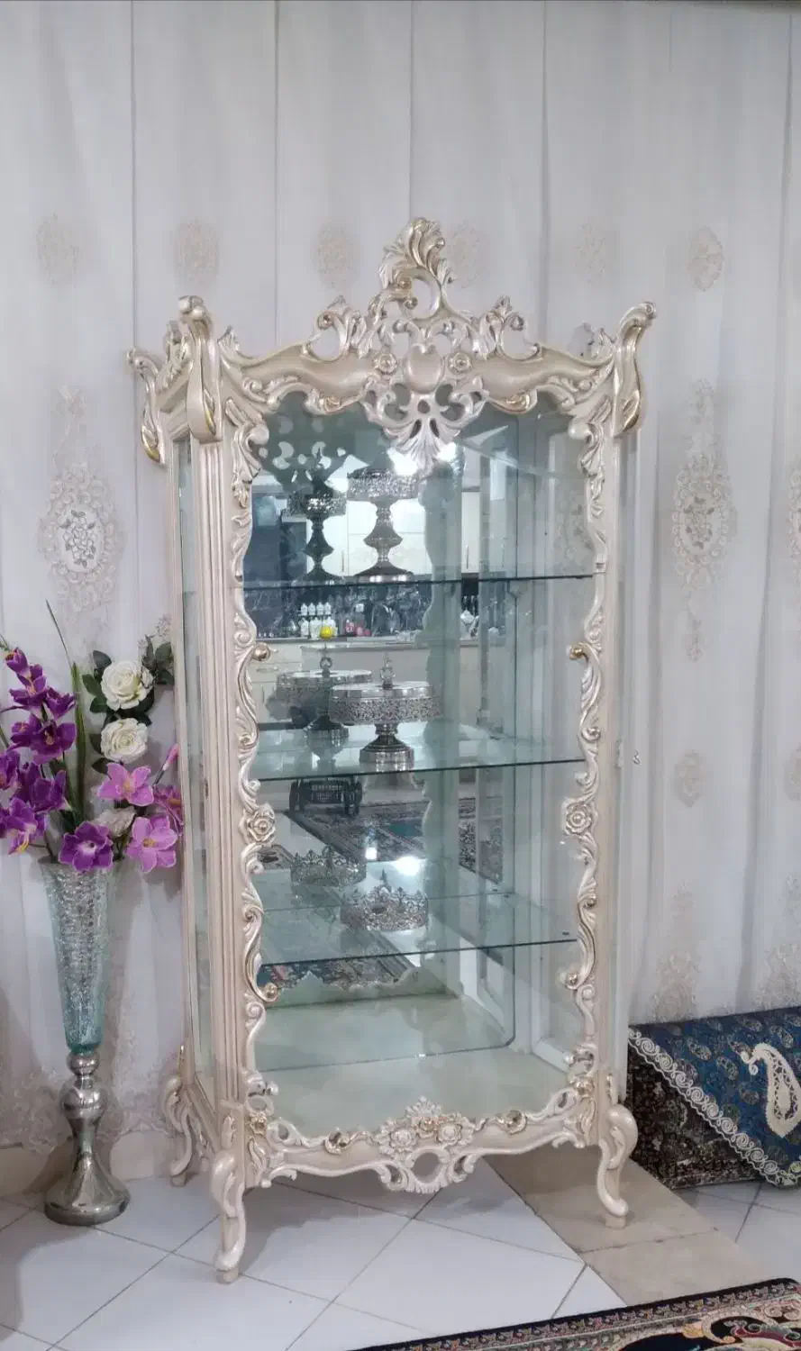 گنجه تمیز و نو از ست مبلمان خاکسار خریدم جنسش عالی|بوفه، ویترین، کنسول|رضویه, |دیوار