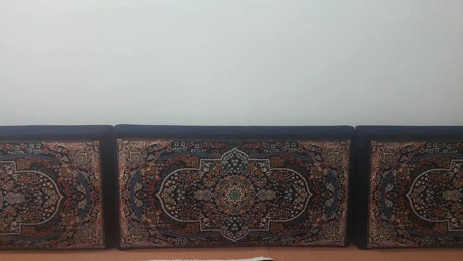 پشتی|پشتی|اقبالیه, |دیوار