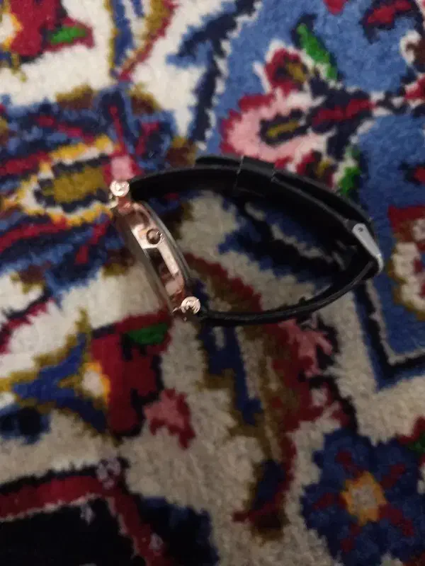 ساعت مچی|ساعت|قم, باغ کرباسی|دیوار