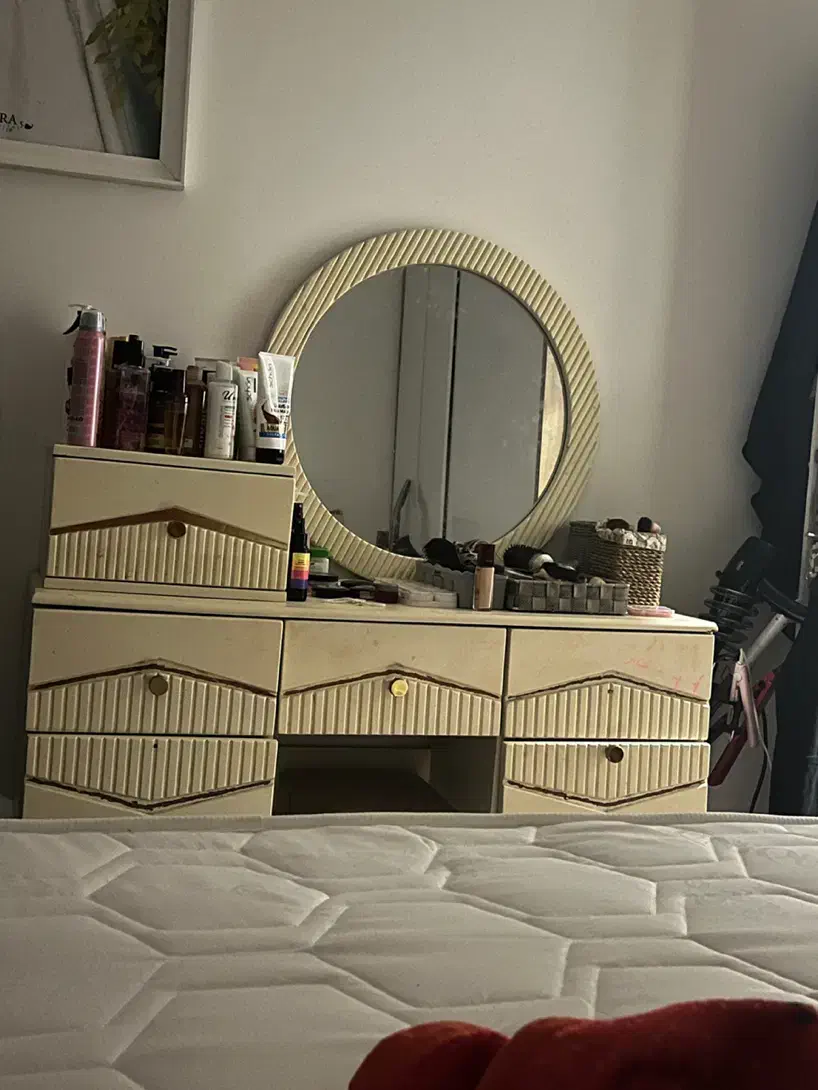 سرویس خواب و میز آرایش|تخت و سرویس خواب|رشت, معلم|دیوار