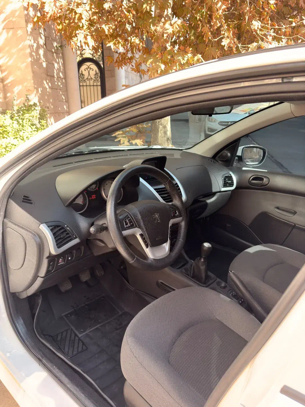 207 ۲۰۷ پاناروما دنده ۱۴۰۱|خودرو سواری و وانت|کرج, عظیمیه|دیوار