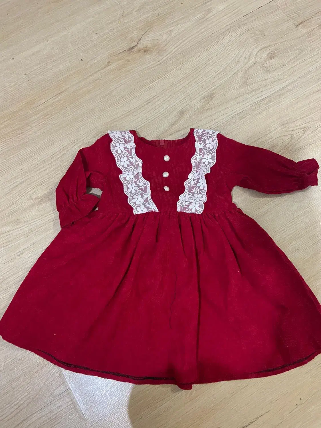 پیراهن مخمل کبریتی قرمز در سه سایز|کفش و لباس بچه|ری, علایین|دیوار