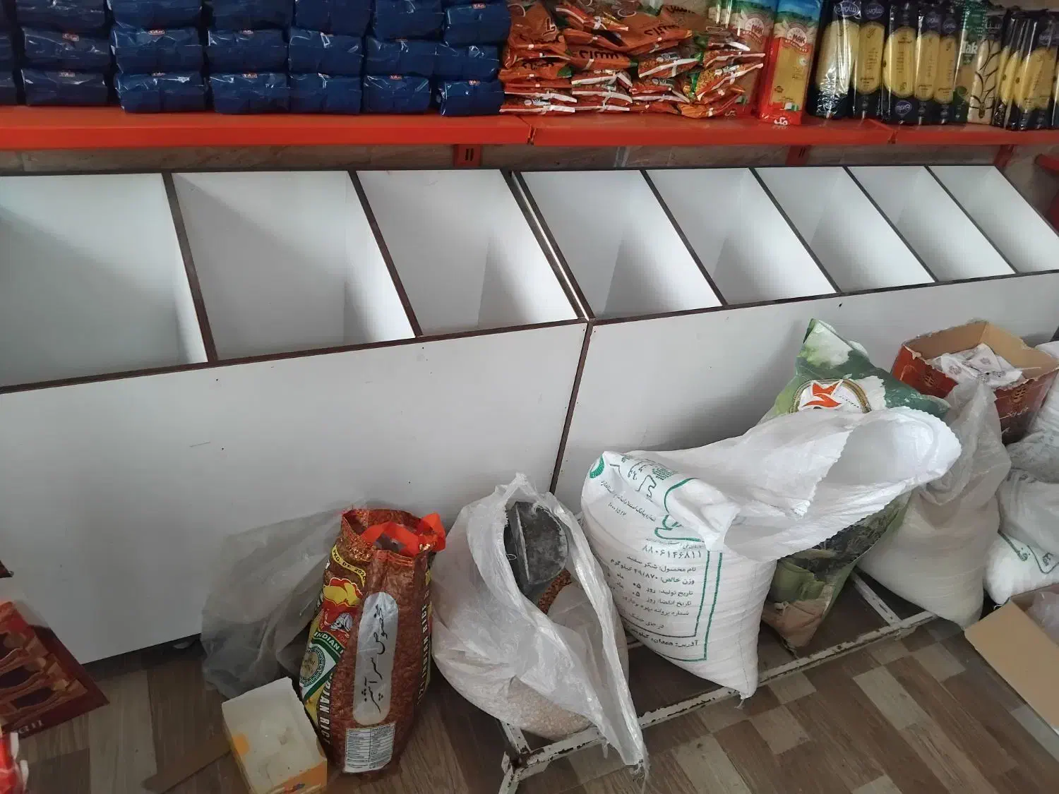 جای حبوبات وشکلات|فروشگاه و مغازه|محمدیه-قزوین, |دیوار