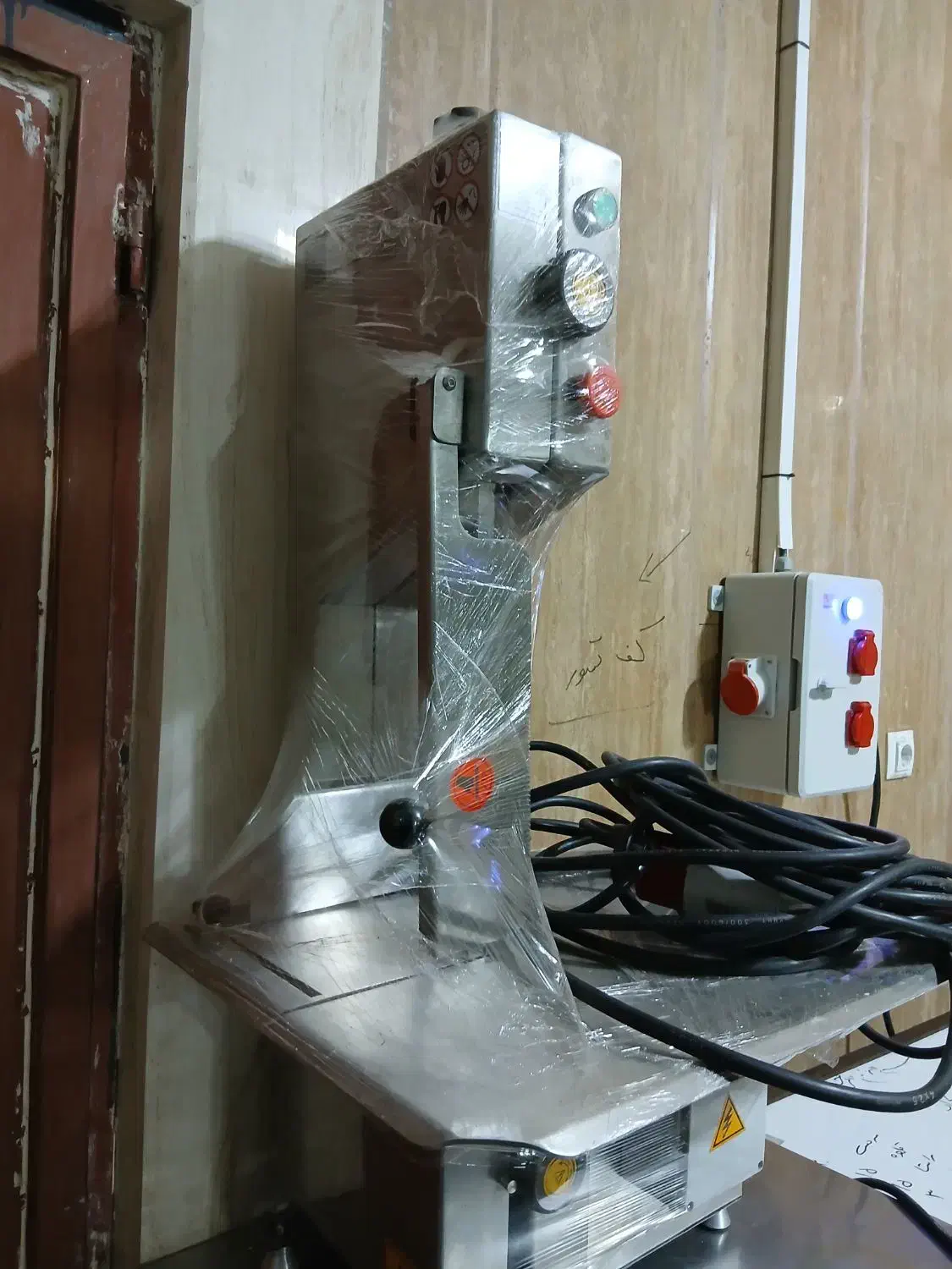 اره قصابی استخوان بر|ماشین‌آلات صنعتی|خمینی‌شهر, |دیوار