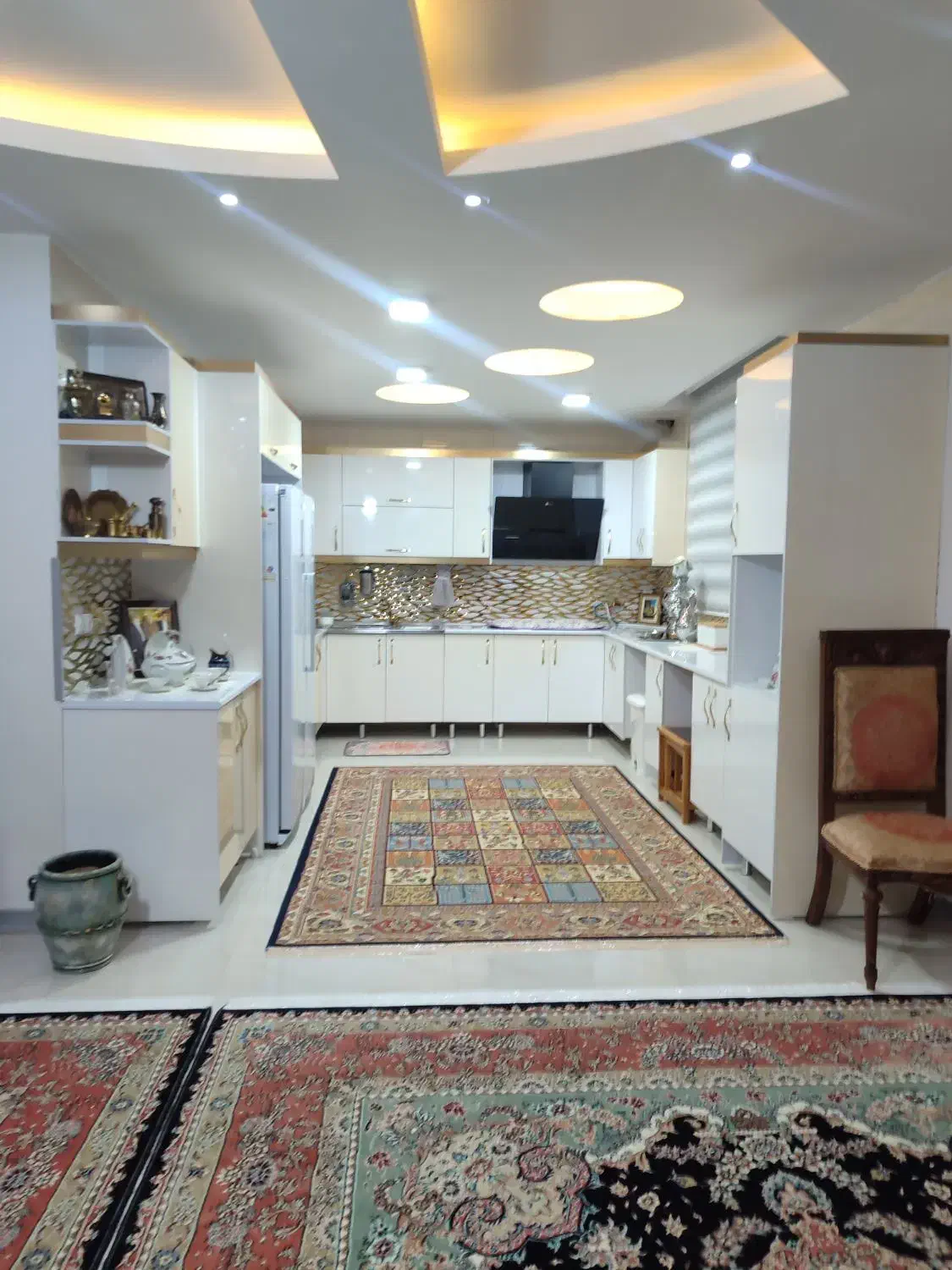 هشت بهشت فرشتگان/3 طبقه با هم/385متر/8 خواب|فروش خانه و ویلا|شاهینشهر, شهرک هشت بهشت|دیوار