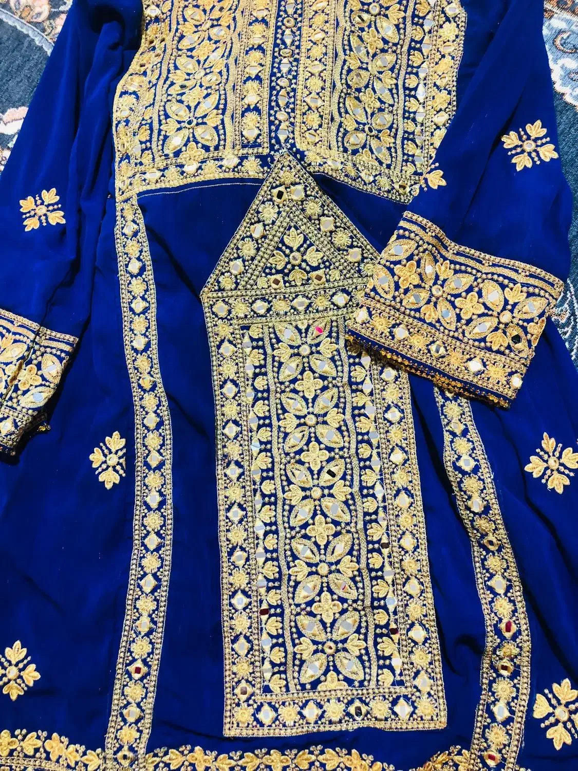 زیح آستین و لباس نو|لباس|زاهدان, |دیوار