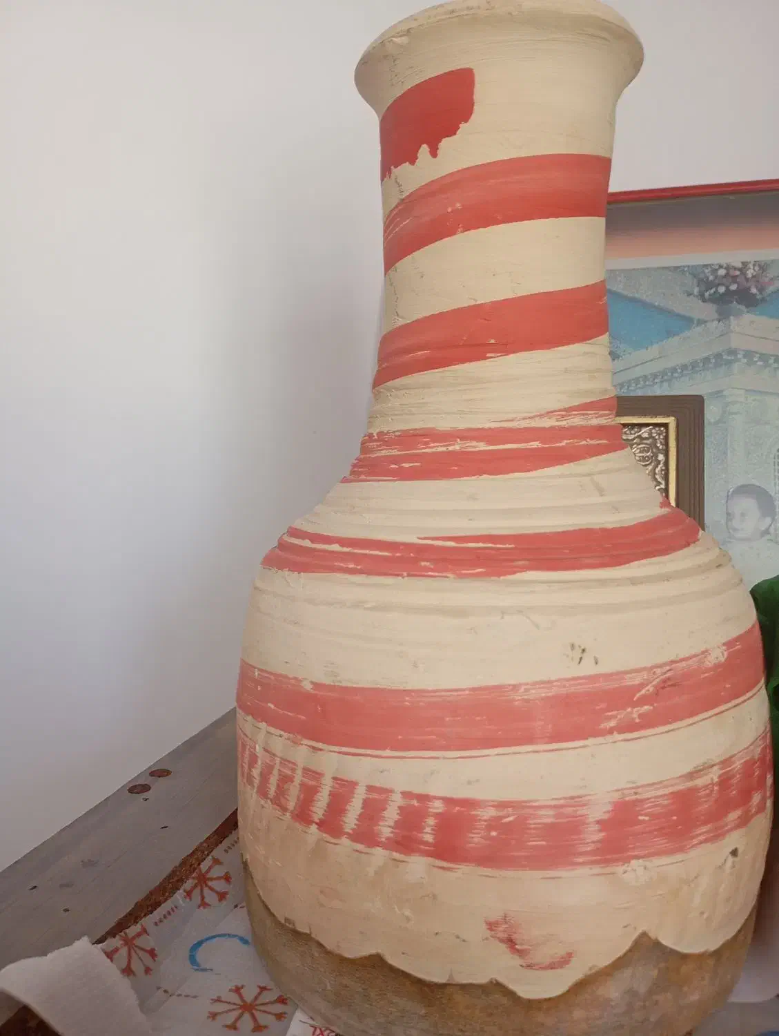 تنبک بندری نو|سازهای سنتی|سیرجان, |دیوار