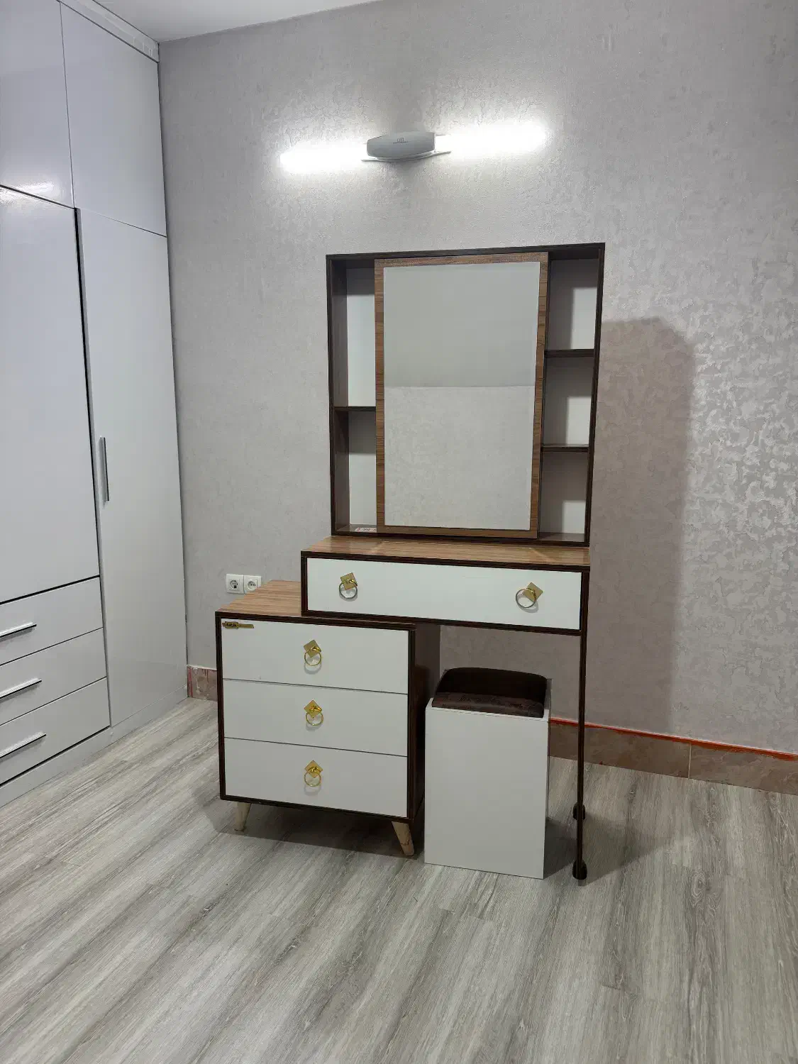 میز آرایش کمد|جاکفشی، کمد، دراور|شاهین‌شهر, امیرکبیر|دیوار