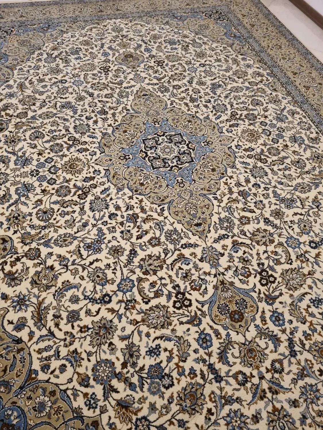 فرش ۴ متری|فرش|تهران, تسلیحات|دیوار