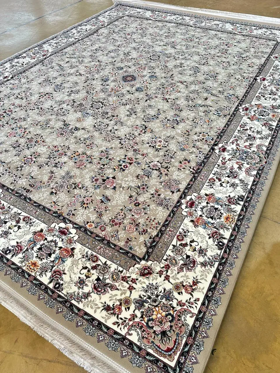 فرش ۷۰۰شانه باغ گل ۱۰رنگ ***|فرش|قم, حاج خلیل|دیوار