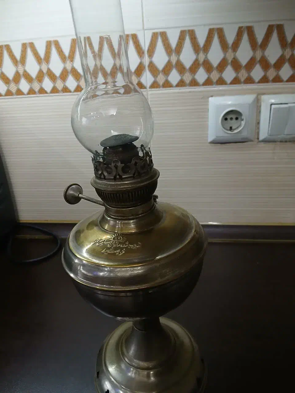 چراغ گردسوز عتیقه|کلکسیون اشیاء عتیقه|اراک, |دیوار