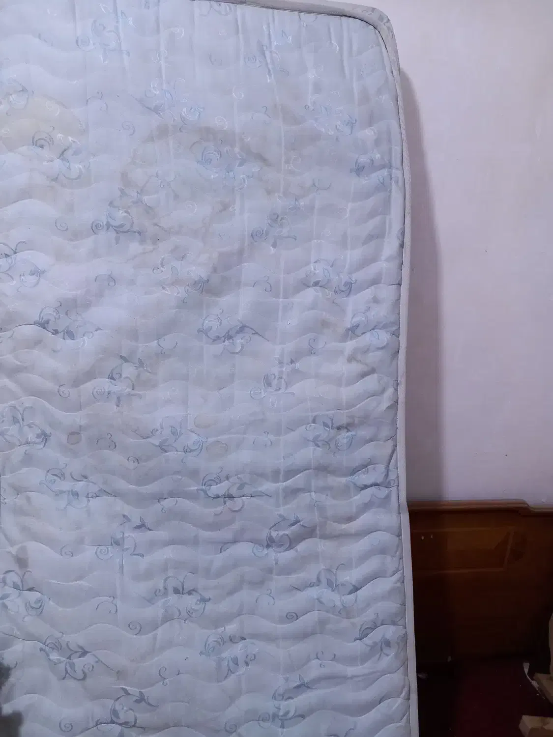 فرش وتخت چوبی یکنفره|فرش|مسجد سلیمان, |دیوار