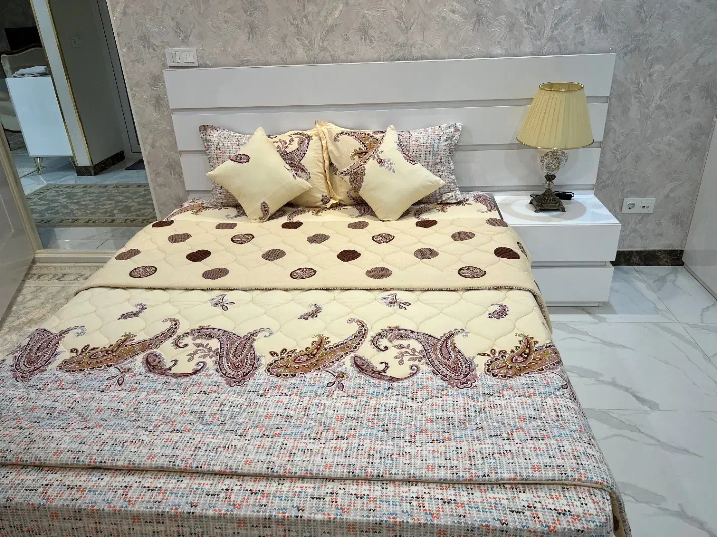 تخت خواب  وتشک دونفره کامل های گلاس کاملا نو|تخت و سرویس خواب|بوکان, |دیوار