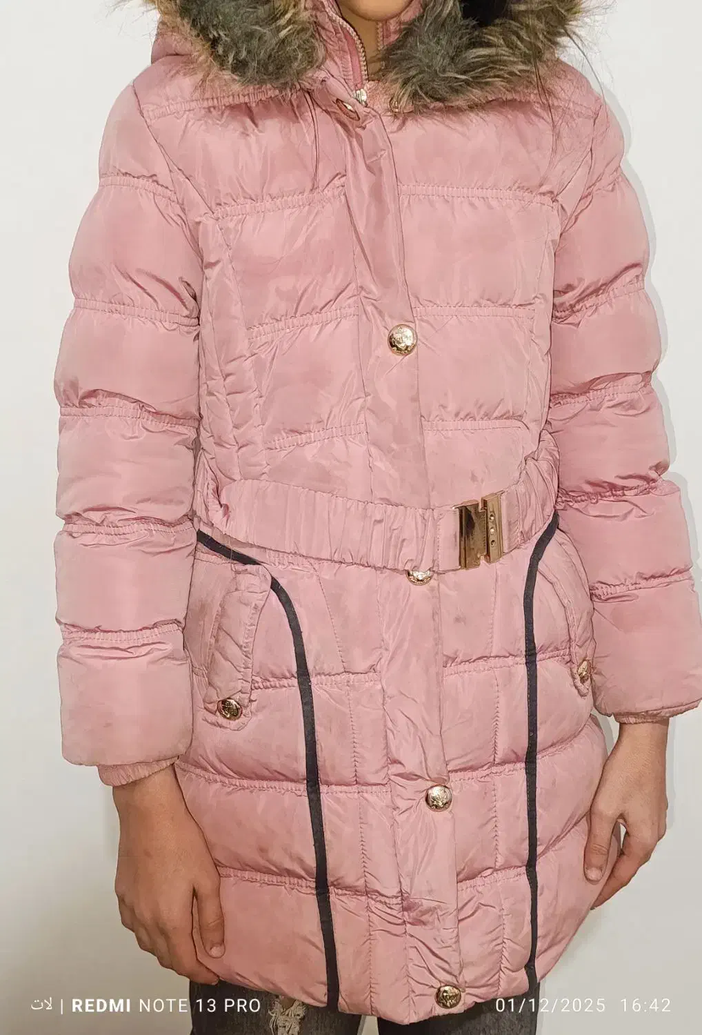 کت و پالتو|لباس|کنگاور, |دیوار