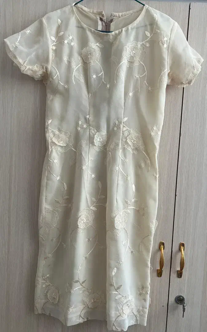 لباس مجلسی|لباس|یزد, |دیوار