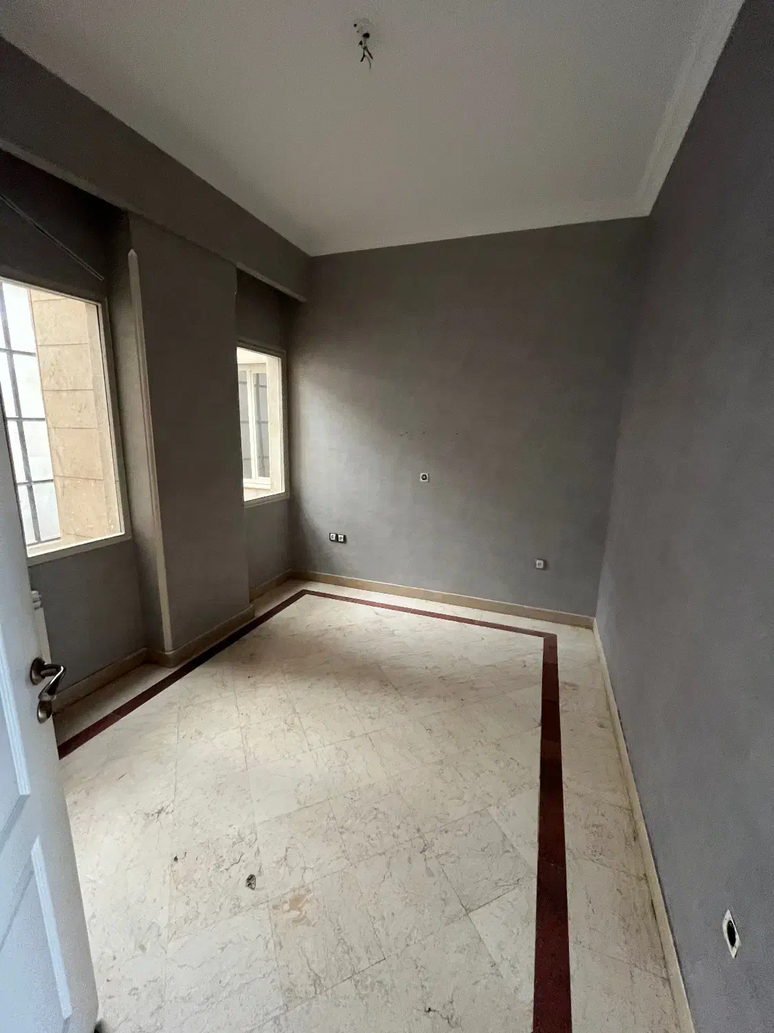 ۲۱۵متر زعفرانیه*دید تهران*خوش نقشه*تراس چیدمان