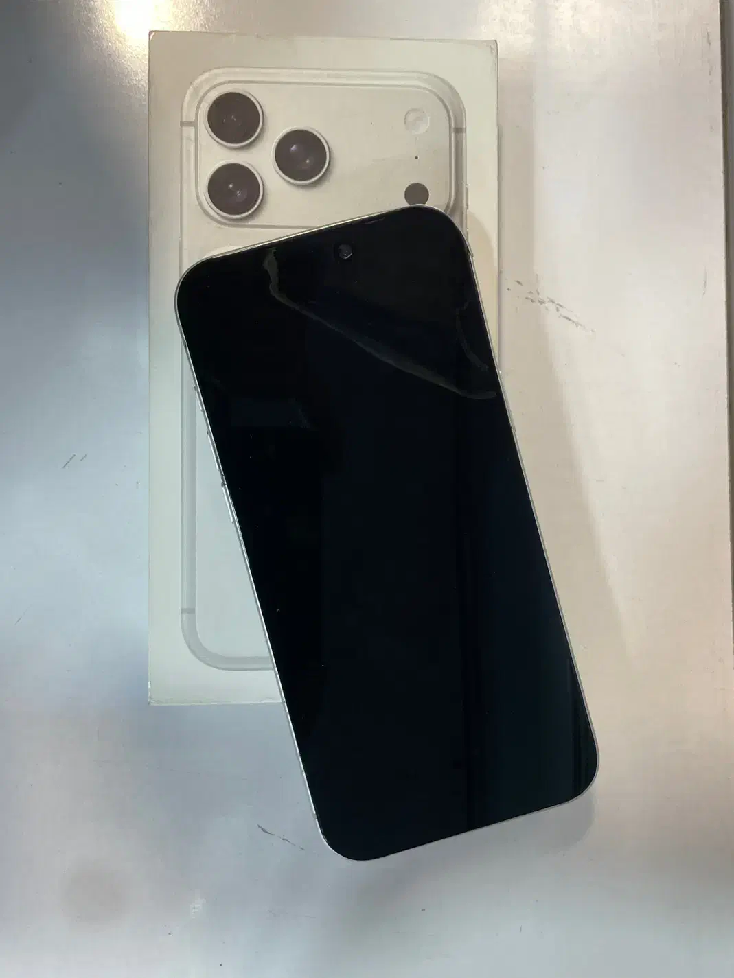 ایفون ۱۷ پرومکس ۲۵۶ سفید|موبایل|تهران, پاسداران|دیوار