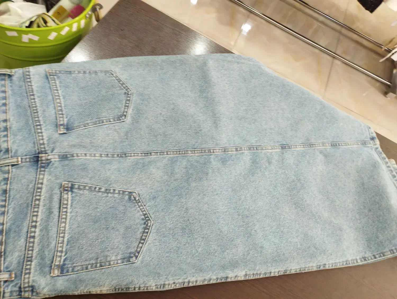 دامن لی|لباس|ایوان, |دیوار