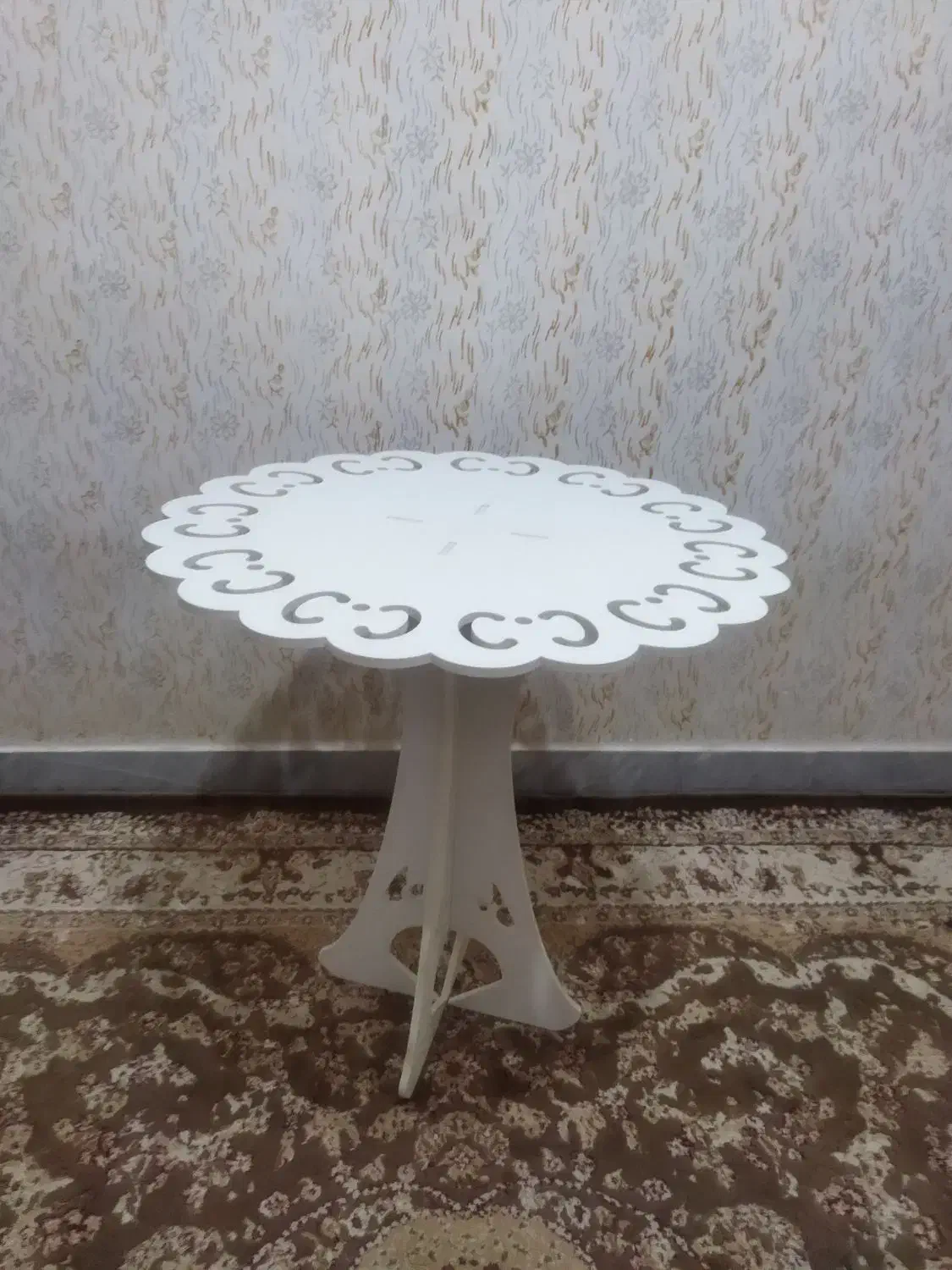 میز خاطره|میز و صندلی غذاخوری|رشت, حمیدیان|دیوار