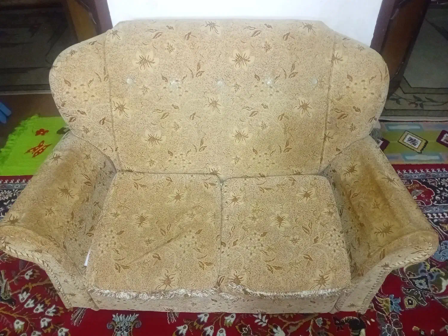 مبلمان ۴ نفره ی۲نفره ۲تا تک نفره و ۲ عدد عسلی..|مبلمان خانگی و میز عسلی|شوشتر, |دیوار
