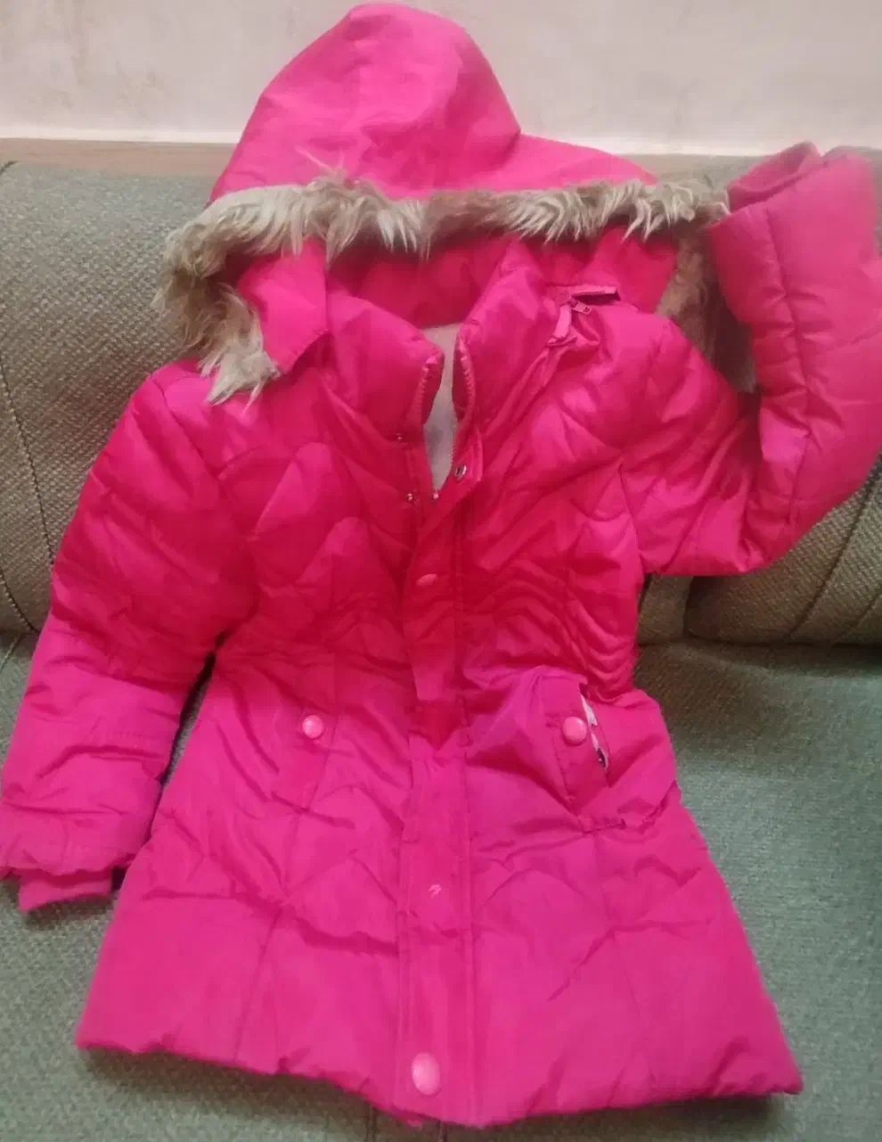 کاپشن|کفش و لباس بچه|تربتحیدریه, اندیشه|دیوار