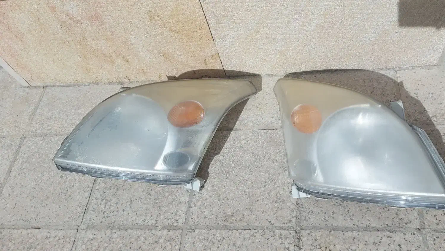 فروش یک جفت چراغ جلو پرادو|قطعات یدکی و لوازم جانبی|شیراز, شهرک مطهری|دیوار