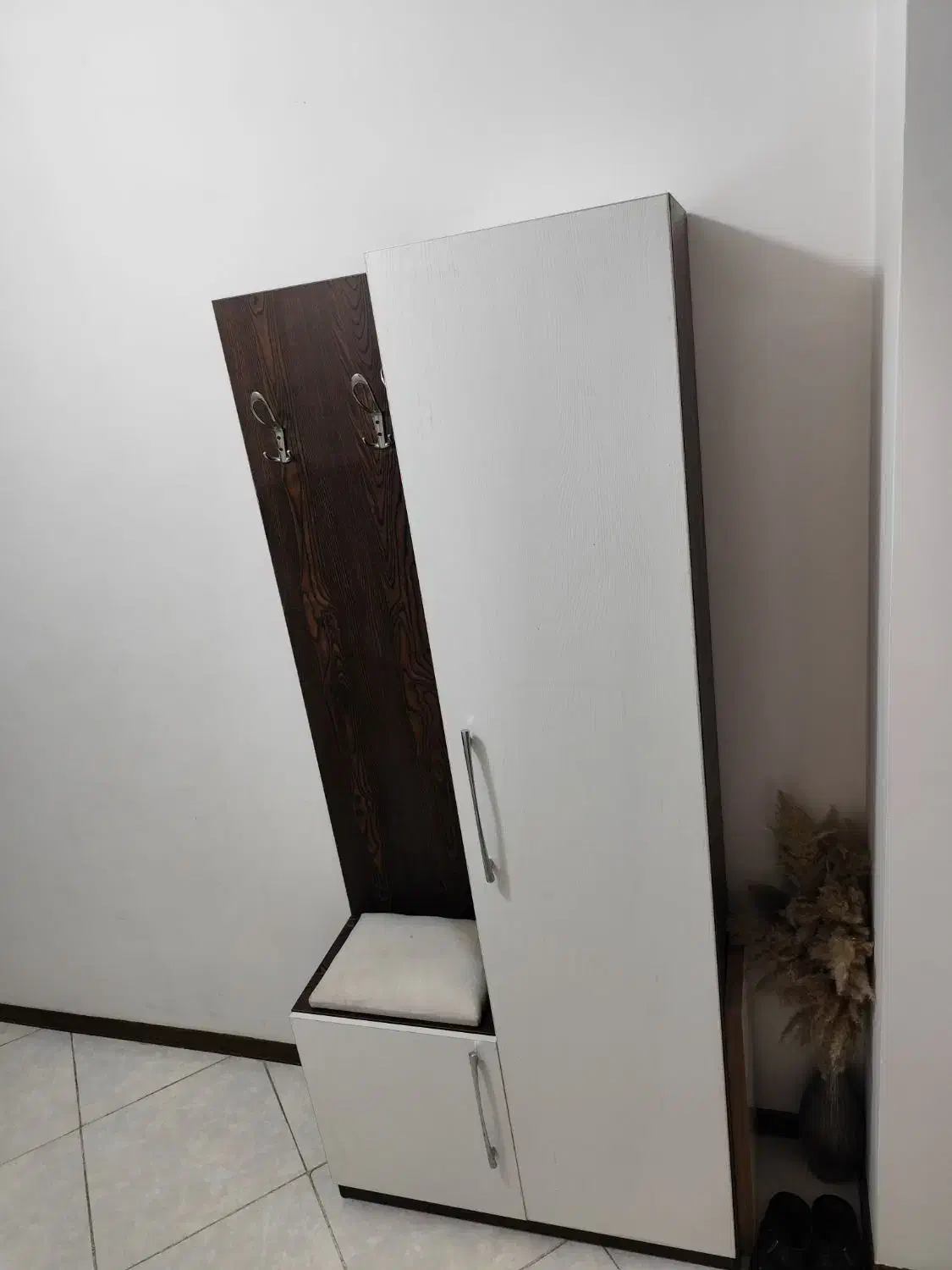 جاکفشی همراه نشیمن و آویز لباس|جاکفشی، کمد، دراور|اندیشه, اندیشه فاز ۶|دیوار