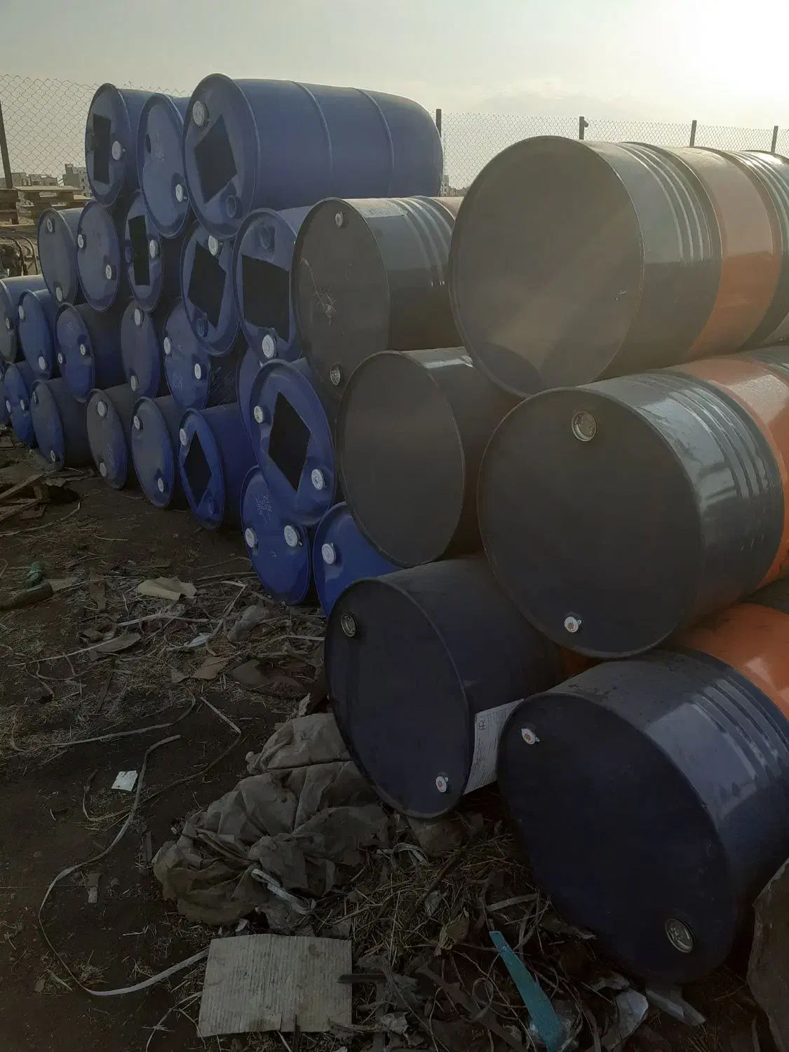 سطل بزرگ حبوبات و بشکه اهنی و پلاستیکی|فروشگاه و مغازه|اقبالیه, |دیوار