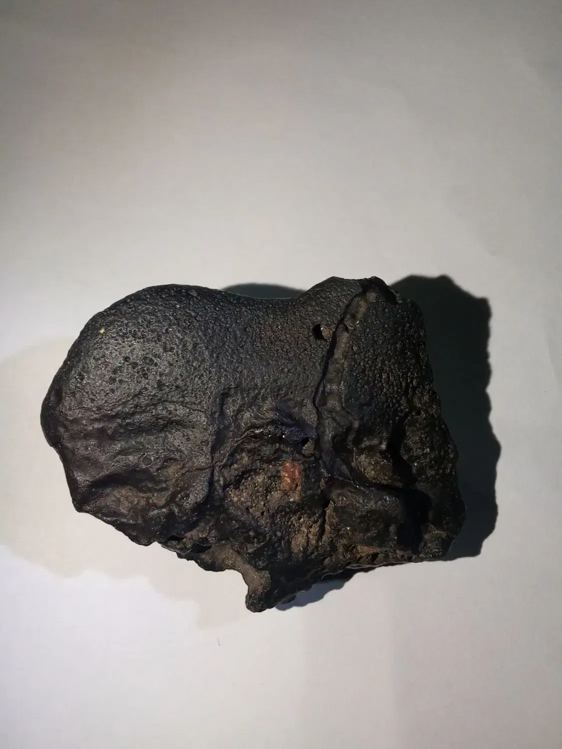 سنگی قدرتمند نیرومند نادر خاصت خصوصیات متفاوت|جواهرات|یزد, |دیوار