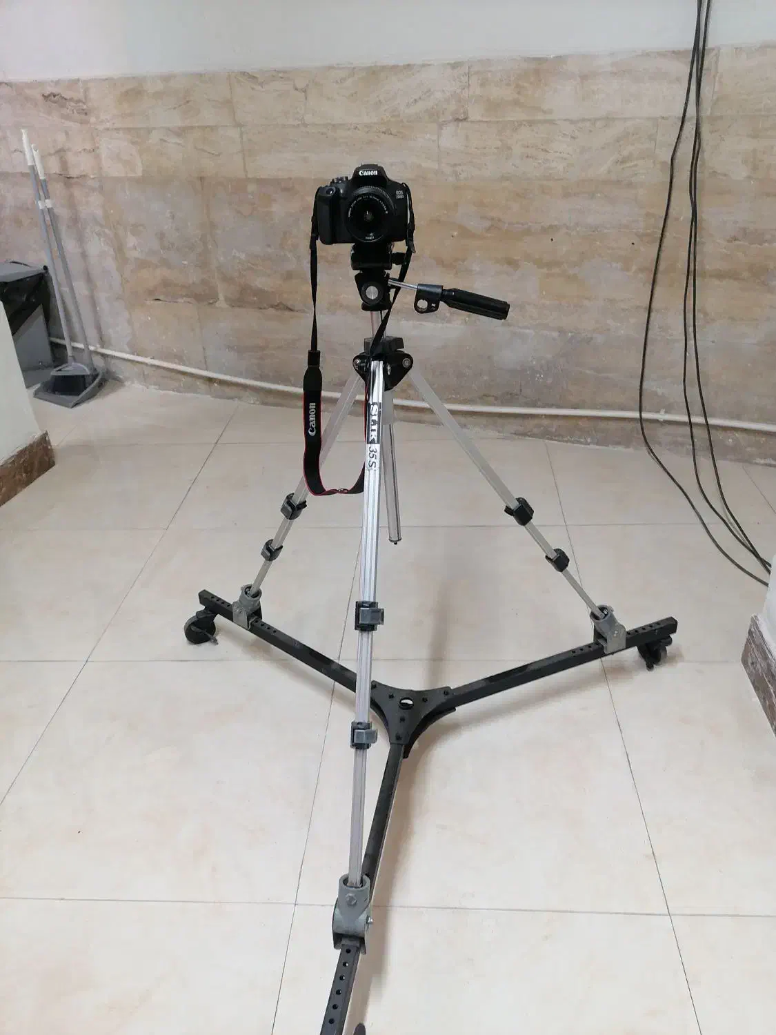 دوربین کنون2000D|دوربین عکاسی و فیلم‌برداری|کرمان, |دیوار