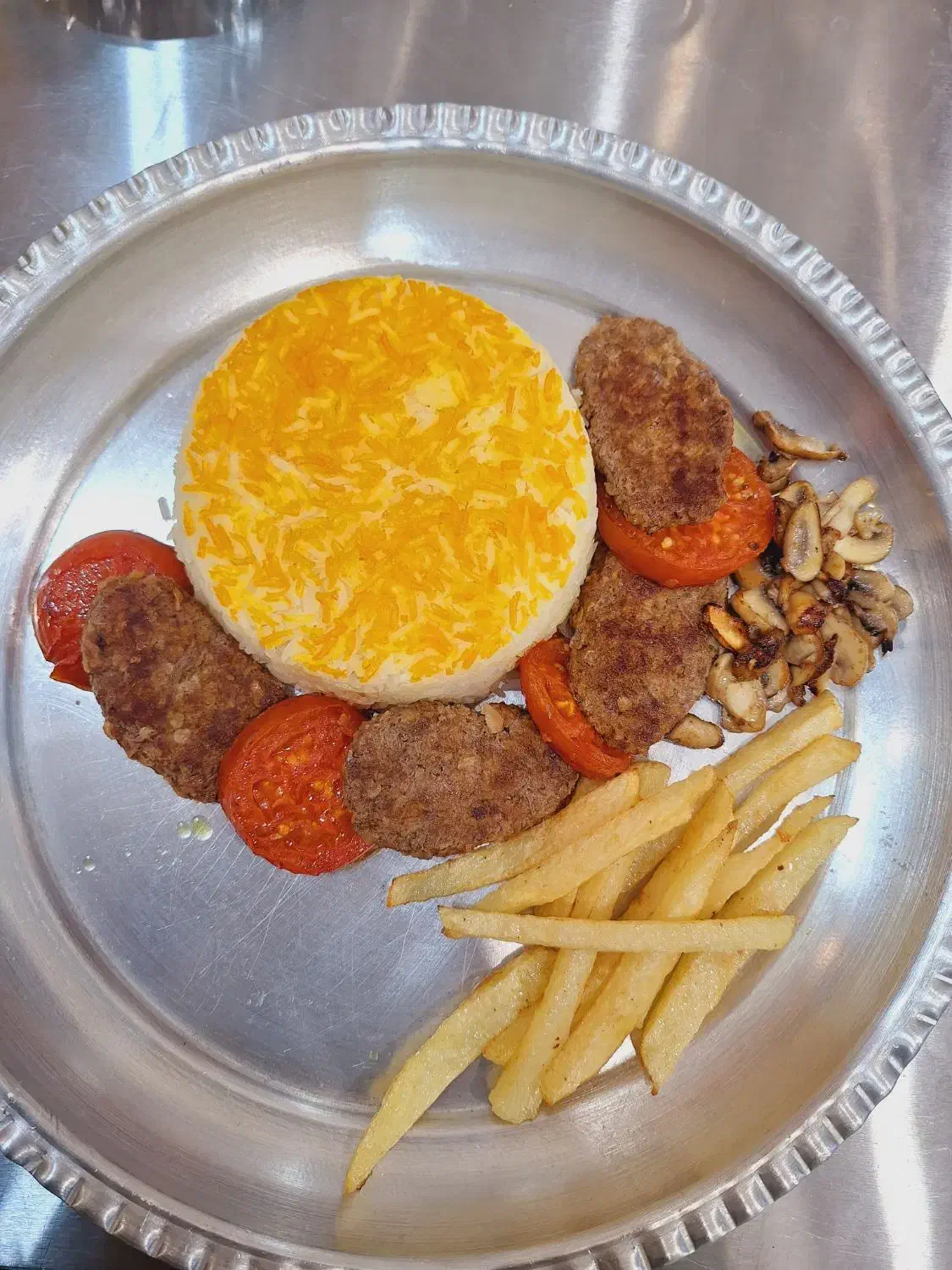 کارگر ساده یا کمک آشپز|استخدام خدمات فروشگاه و رستوران|تهران, علم و صنعت|دیوار