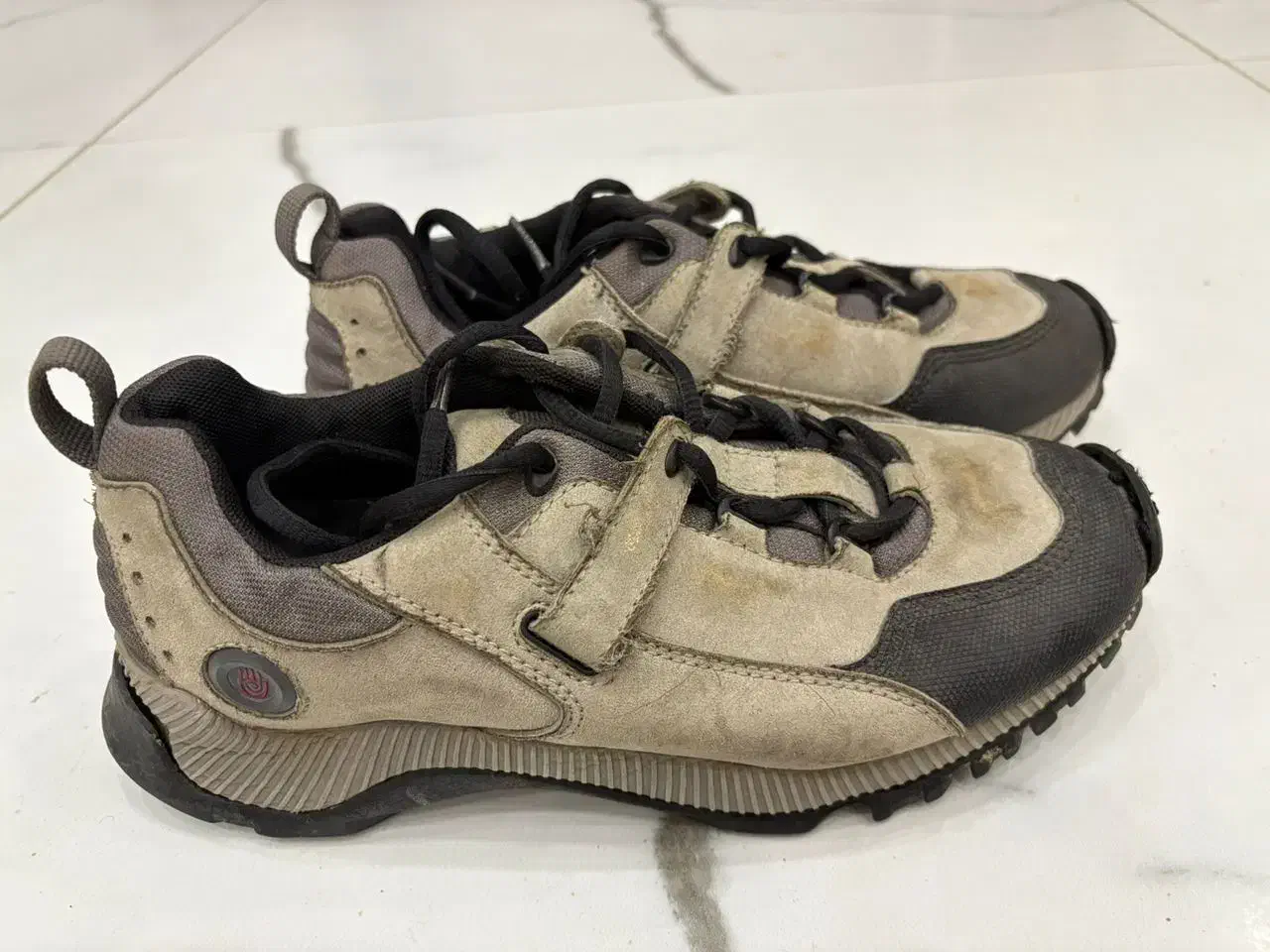 کفش کوهنوردی تمیز و کم کار|کیف، کفش، کمربند|گرگان, |دیوار