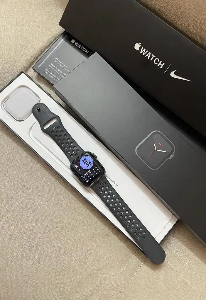 اپل واچ سری ۶ مدل نایکی سایز ۴۰|ساعت|اصفهان, تیران|دیوار