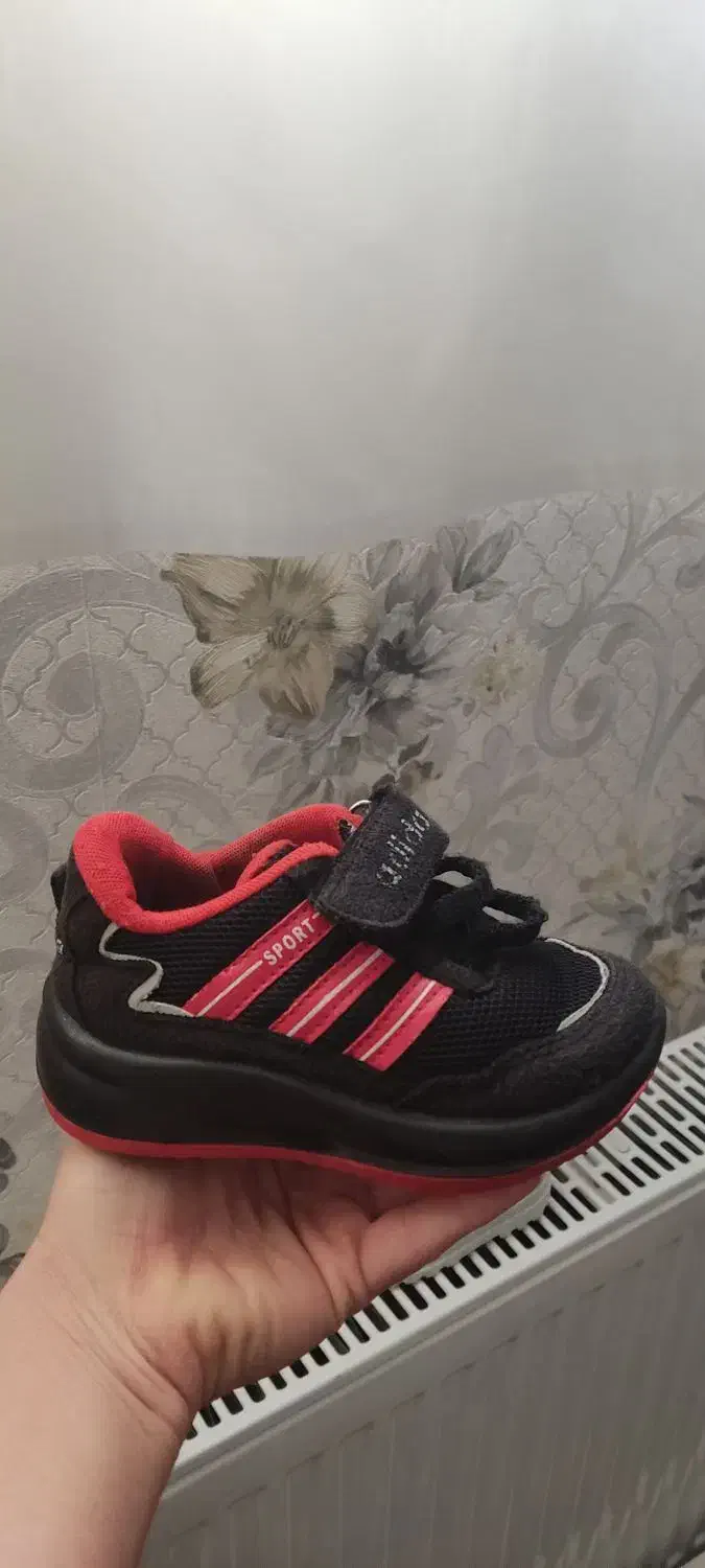 کفش اسپرت|کفش و لباس بچه|مرودشت, پشت سایپا|دیوار