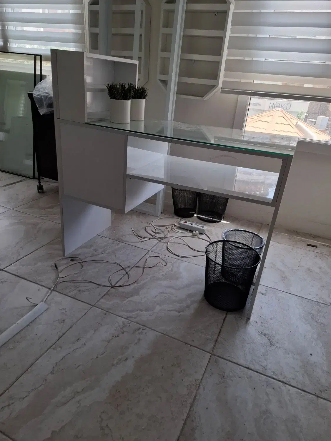 میز ناخن و استند لاک کاملا نو|آرایشگاه و سالنهای زیبایی|محمدشهر, محمدشهر|دیوار