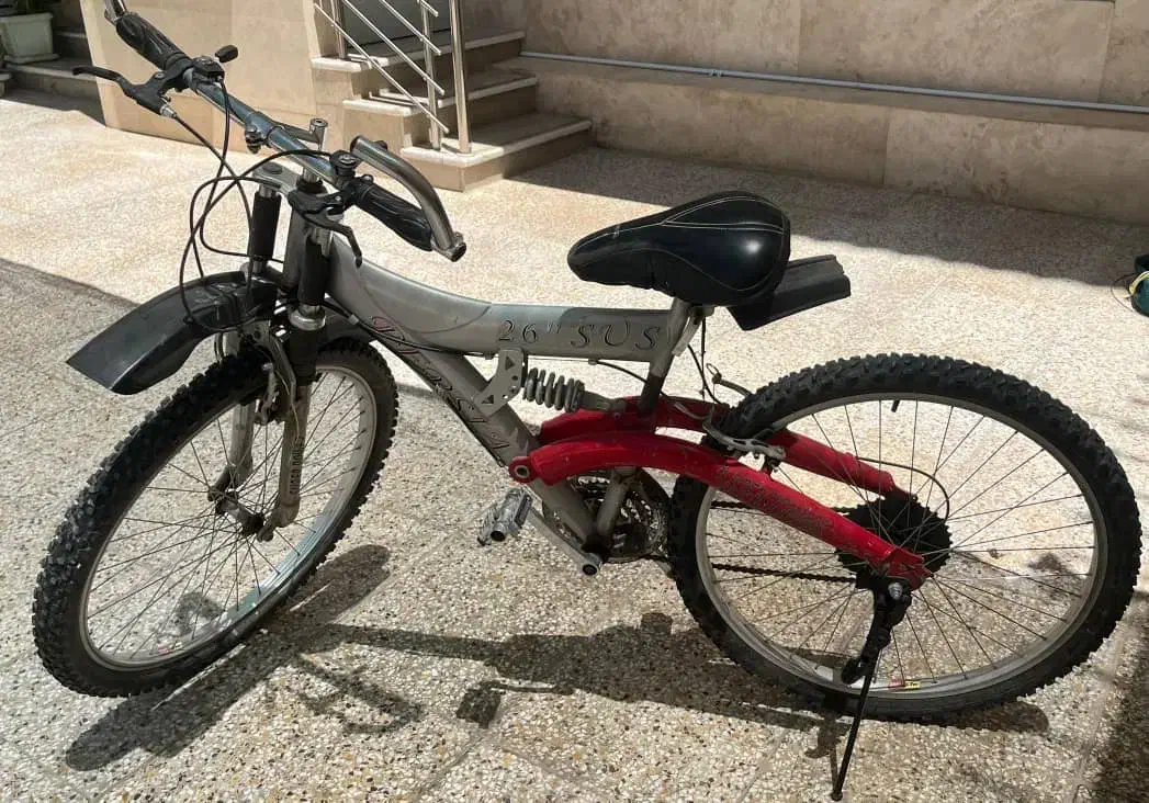 دوچرخه|دوچرخه، اسکیت، اسکوتر|صدرا-فارس, فاز ۱|دیوار