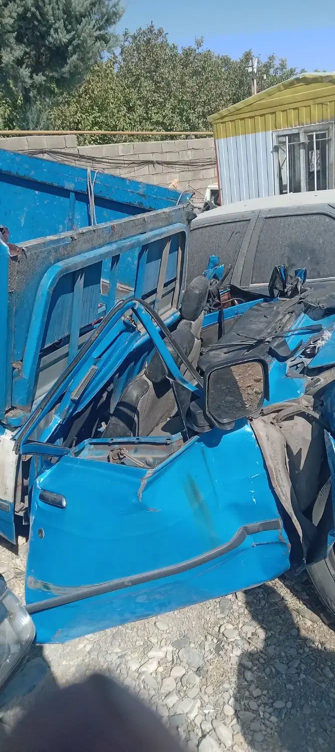 نیسان  تصادفی مدل ۹۰|خودرو سواری و وانت|بروجرد, |دیوار