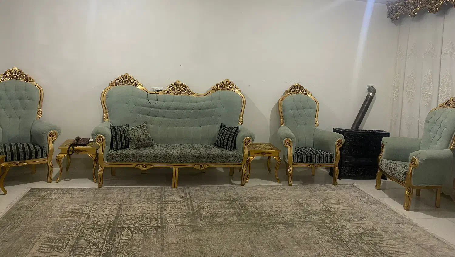 مبلمان ۹ نفره همراه ۳ عدد میز|مبلمان خانگی و میز عسلی|تربتحیدریه, باغ سلطانی|دیوار