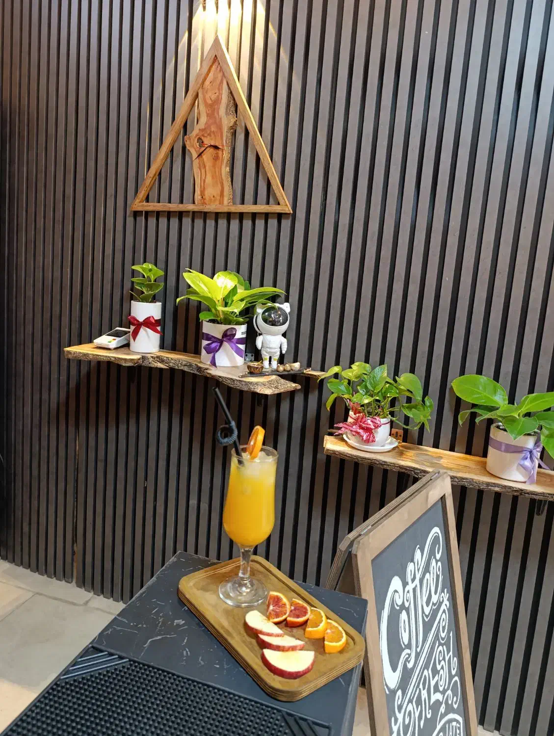 مشارکت در کار رستوران و کافه|استخدام خدمات فروشگاه و رستوران|رستمآباد, |دیوار